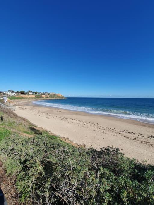 Luxury Home In Christies Beach With King Bed, Nbn, Netflix, 3Bed 2Bath Екстериор снимка
